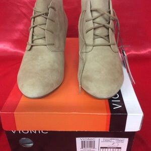 Vionic Woman’s Elevated Beca Laced Bootie